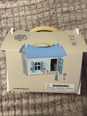 Little Fern toys wooden Portable Doll house with 16 pieces new